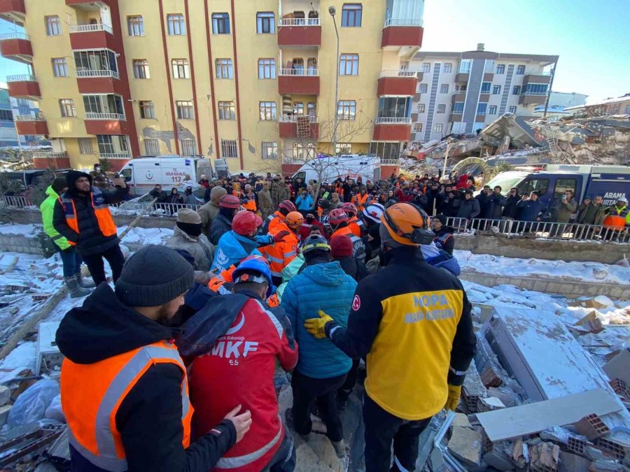 Edremit Belediyesi Ekipleri Bugün 2 Kişiyi Kurtardı