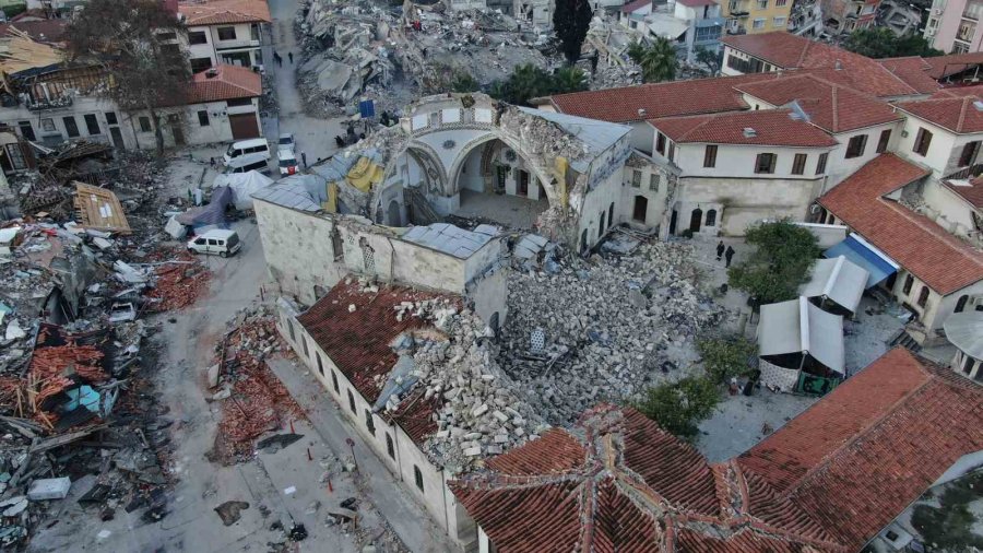 Hatay’da Deprem Tarihi Yerleri De Vurdu, 14 Asırlık Cami Yıkıldı