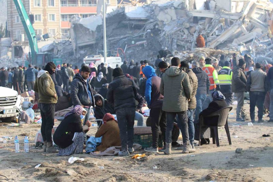 Depremin Acı Manzarası