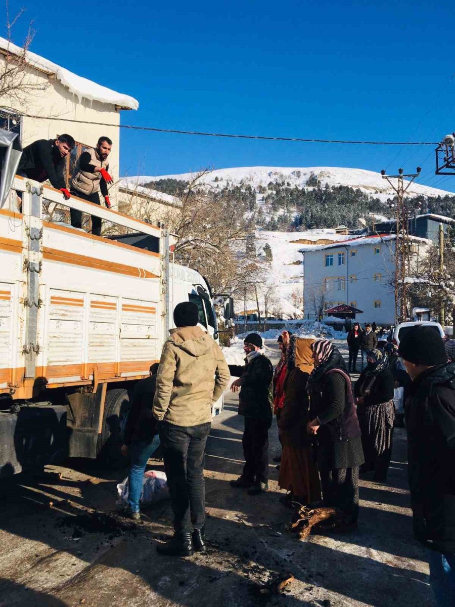 Kocaköylüler Depremzedeler İçin Seferber Oldu