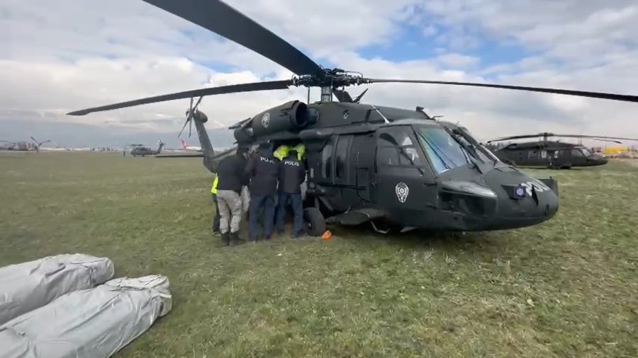 Egm Deprem Bölgesindeki Köylere Erzak Ve Çadır Sevkiyatlarını Aralıksız Sürdürüyor