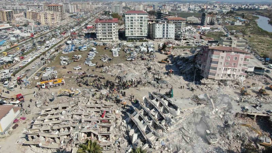 Yerle Bir Olan Hatay’da Arama Kurtarma Çalışmaları Havadan Görüntülendi