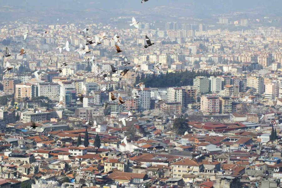 Hatay’da Depremin Bıraktığı Enkaz Havadan Görüntülendi