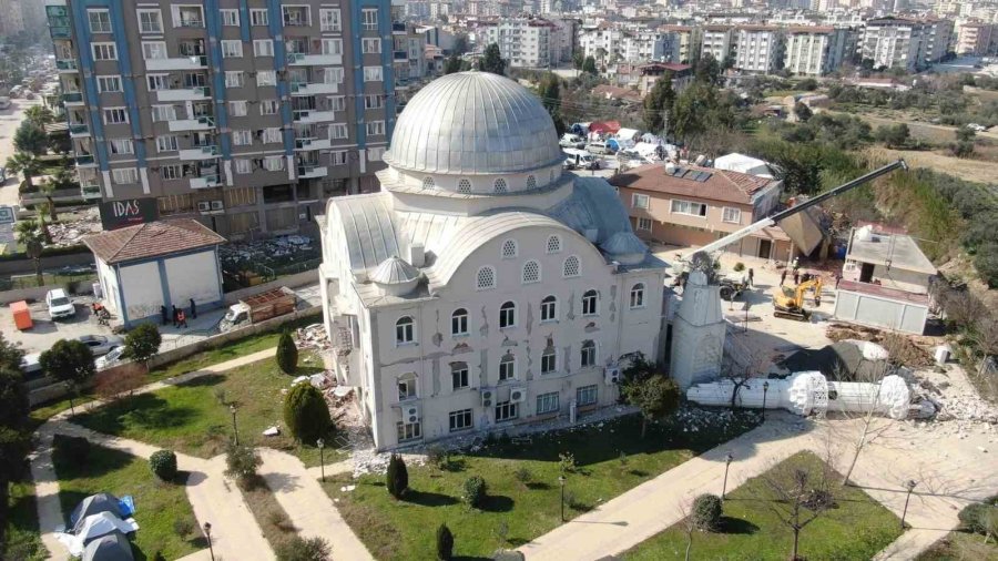 Hatay’da Deprem Sonrası Camiler Mahzun Kaldı