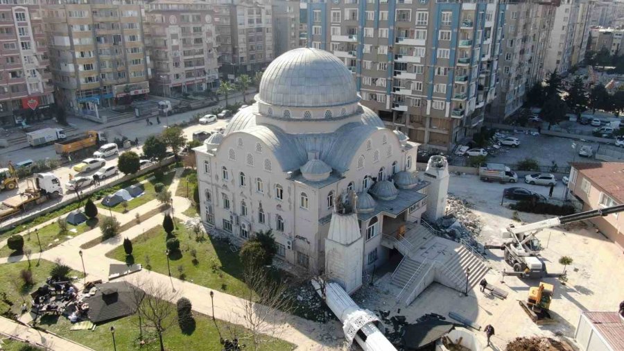 Hatay’da Deprem Sonrası Camiler Mahzun Kaldı