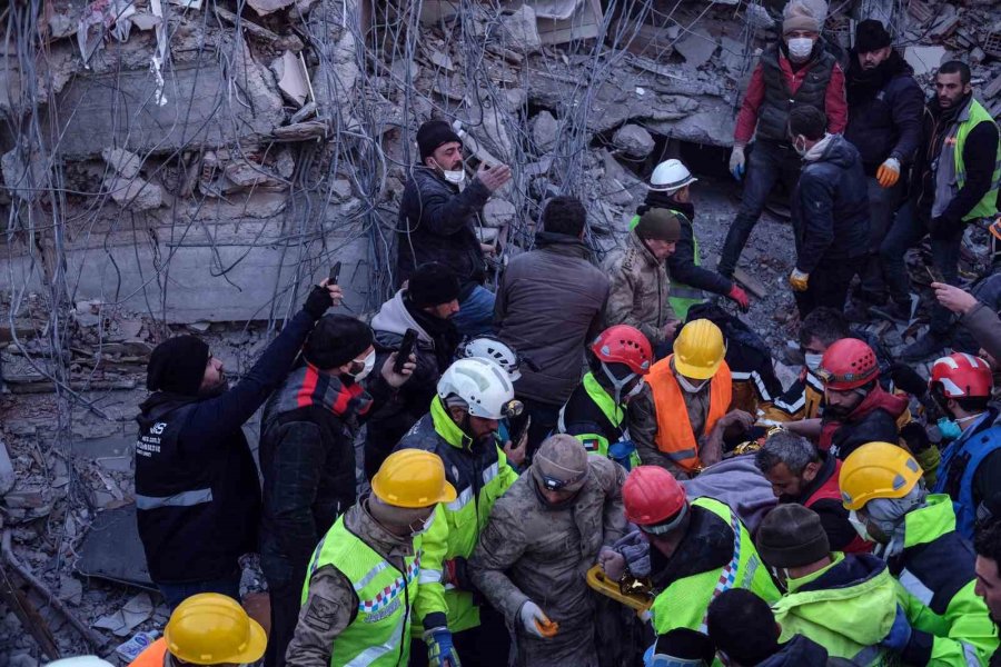 Kepçe Operatörünün Dikkati Hayatını Kurtardı