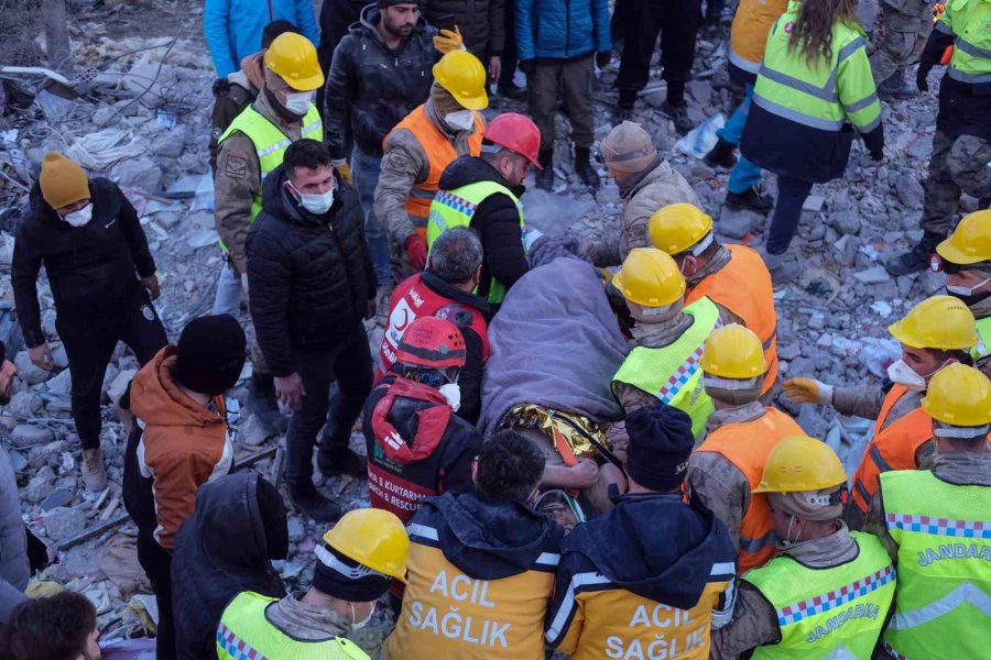 Kepçe Operatörünün Dikkati Hayatını Kurtardı