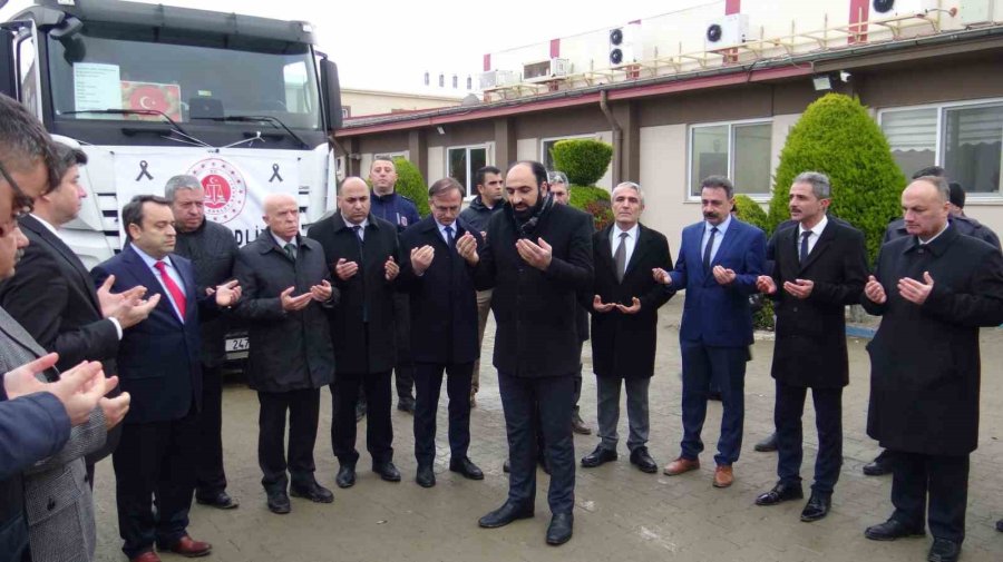 Cezaevi Personeli Hazırladı, 2 Yardım Tırı Dualarla Yola Çıktı