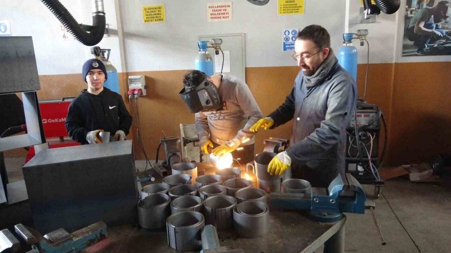 Meslek Lisesi Öğrencilerinin Ürettiği Sobalar Depremzedeleri Isıtacak