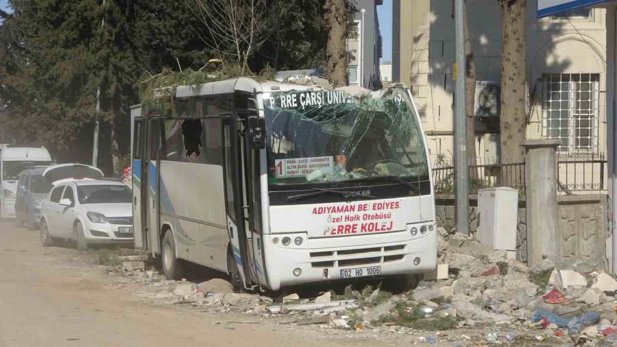 Deprem, Araçları Da Hurdaya Çevirdi