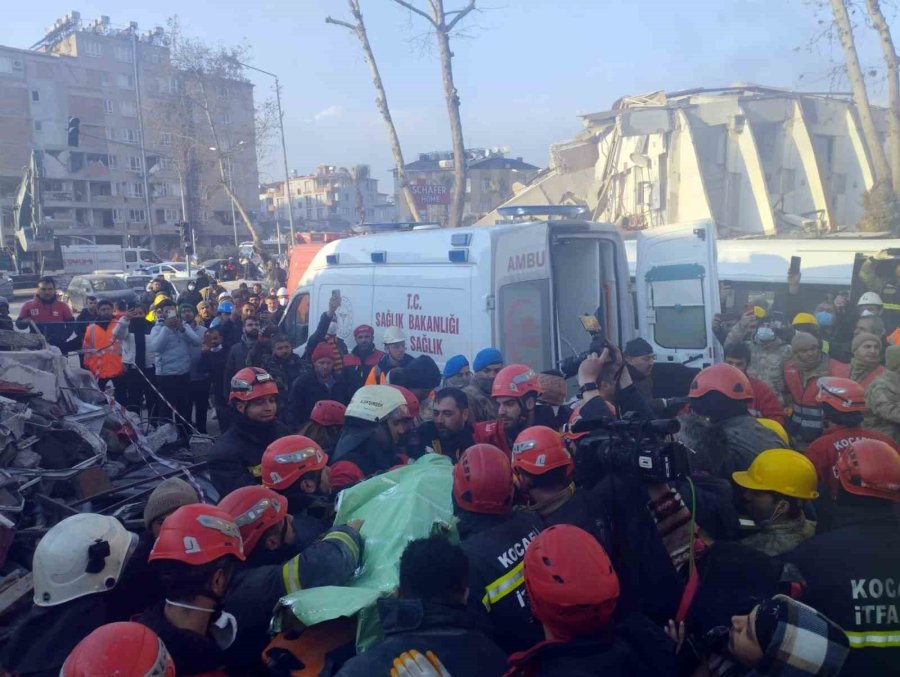 12 Yaşındaki Muhammet’i Kurtaran İtfaiye Eri Mutluluktan Böyle Ağladı