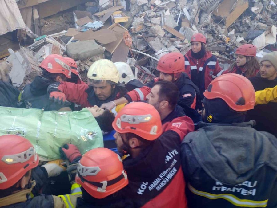 12 Yaşındaki Muhammet’i Kurtaran İtfaiye Eri Mutluluktan Böyle Ağladı