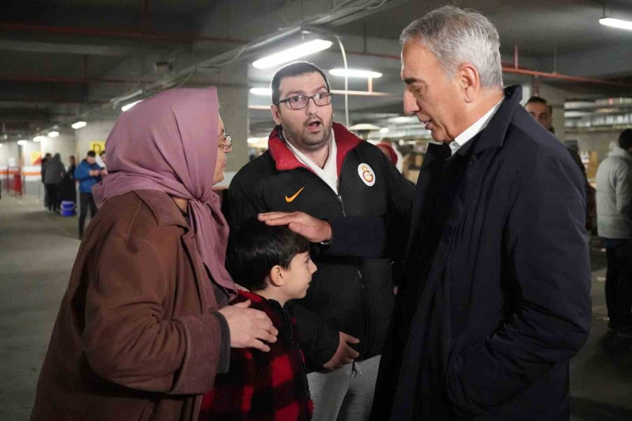 Nef Stadyumu’nda Yardım Toplama Çalışmaları Sürüyor