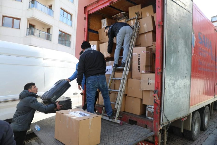 Kağıthane’den Deprem Bölgesine 60 Tır Dolusu Yardım Gitti