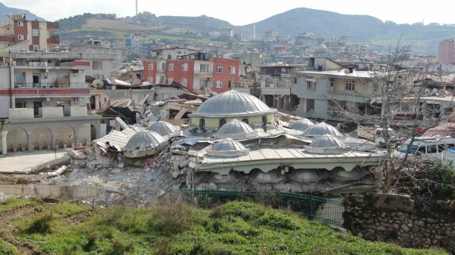 18 Bin Nüfuslu Mahallede Deprem Sonrası Sağlam Bina Kalmadı