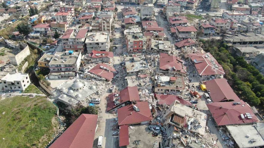 18 Bin Nüfuslu Mahallede Deprem Sonrası Sağlam Bina Kalmadı