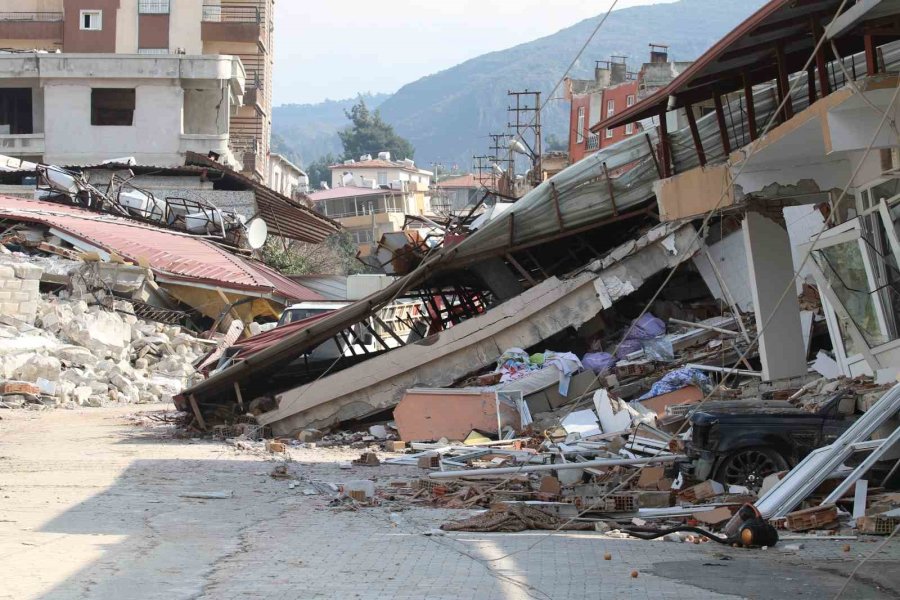 18 Bin Nüfuslu Mahallede Deprem Sonrası Sağlam Bina Kalmadı