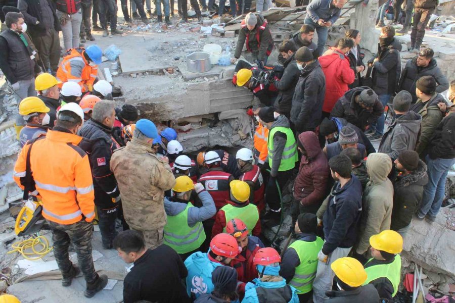 16 Yaşındaki Hedil’in İlk Sözü ‘iyiyim’ Oldu, 134 Saat Sonra Kurtarıldı