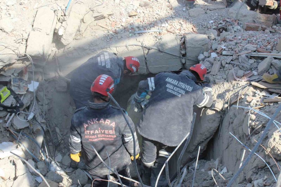 Kahramanmaraş’ta Depremin 7. Gününde Arama Kurtarma Çalışmaları Devam Ediyor