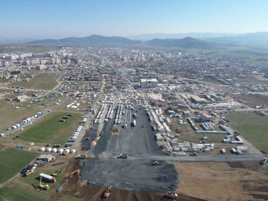 Gaziantep Büyükşehir Belediyesi Nurdağı’nda 800 Adet Konteynırın 145’ini Bölgeye Yerleştirdi