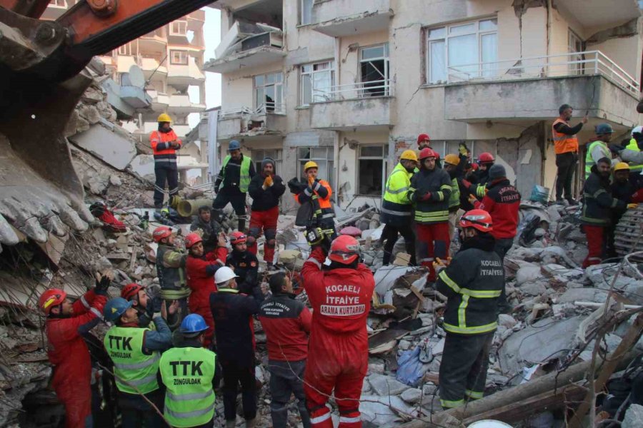 63 Yaşındaki Hafsa Teyzenin İlk İsteği ‘su’ Oldu, Ardından Çocukları İle Görüntülü Görüştürüldü