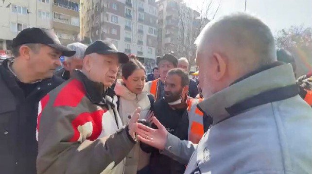 Isparta Belediye Başkanı Başdeğirmen’den Deprem Bölgesinde Karşılaştığı Ümit Özdağ’a Sert Tepki