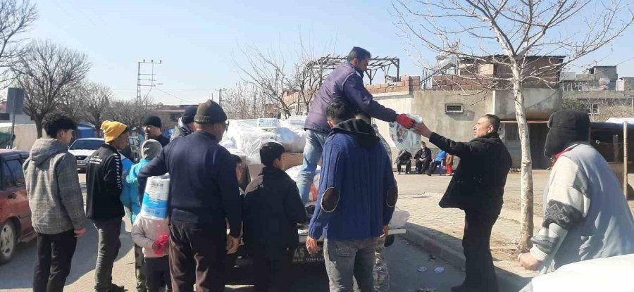 Kahramanmaraş’ta Yardım Malzemeleri Depremzedelere Ulaştırılıyor