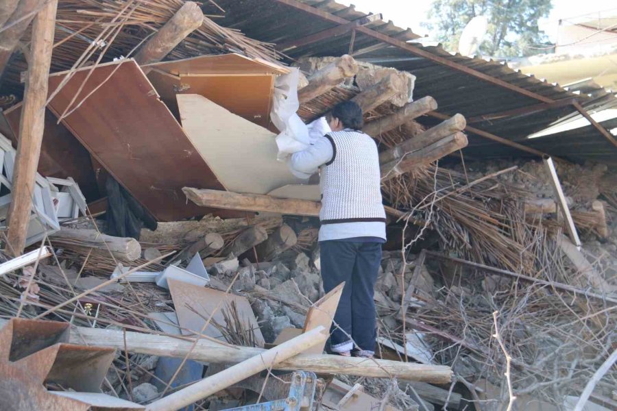 Deprem Köyleri De Yerle Bir Etti, Sadece Bu Köyde 33 Kişi Öldü