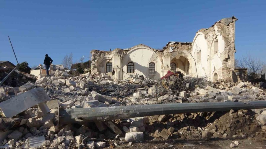 Adıyaman’da Ulu Cami Yerle Bir Oldu