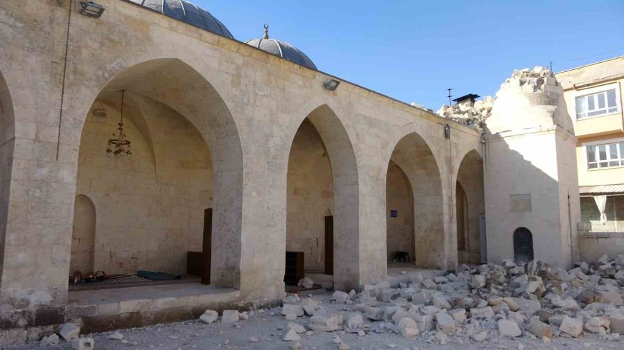 Adıyaman’da Ulu Cami Yerle Bir Oldu