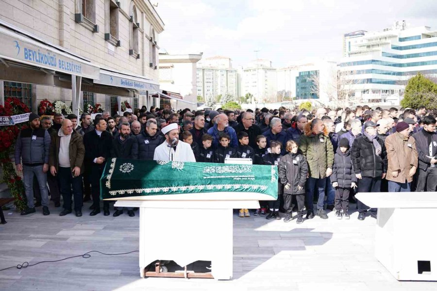 Depremde Hayatını Kaybeden Antrenör Uğur Kurt, Son Yolculuğuna Uğurlandı