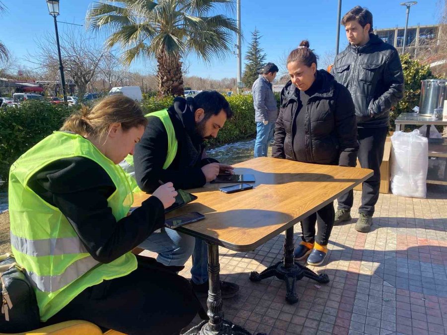 Büyükşehir, E- Devlet Hasar Tespit Sonuçları İçin Bilgilendirme Masaları Kurdu