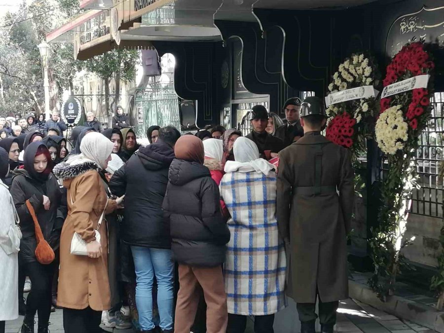 Gaziantep’te Depremde Hayatını Kaybeden Yedek Astsubay Cengizhan Üz, Üsküdar’da Son Yolculuğuna Uğurlandı