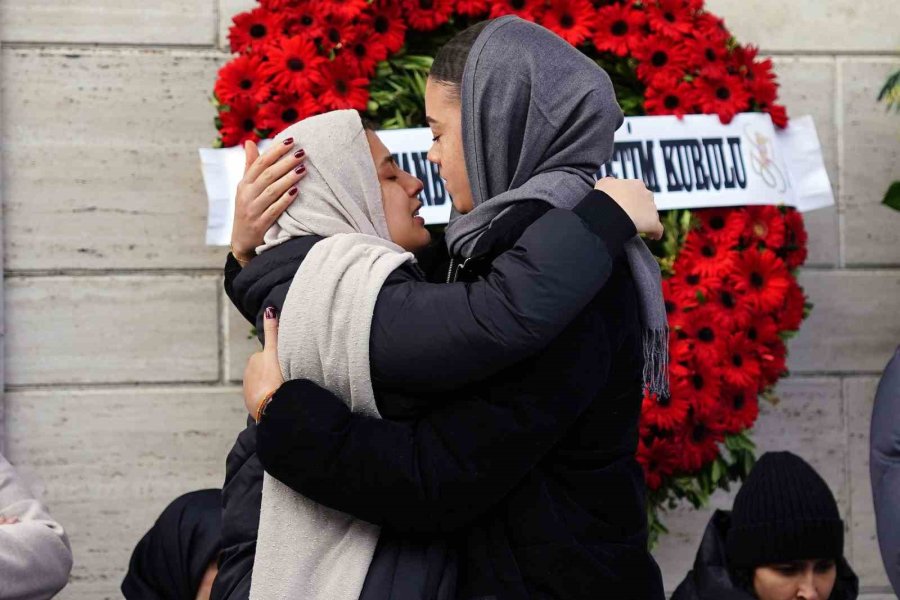 Depremde Hayatını Kaybeden Antrenör Uğur Kurt, Son Yolculuğuna Uğurlandı