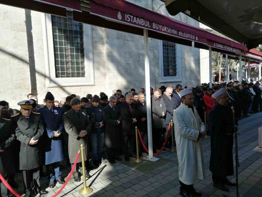 Gaziantep’te Depremde Hayatını Kaybeden Yedek Astsubay Cengizhan Üz, Üsküdar’da Son Yolculuğuna Uğurlandı