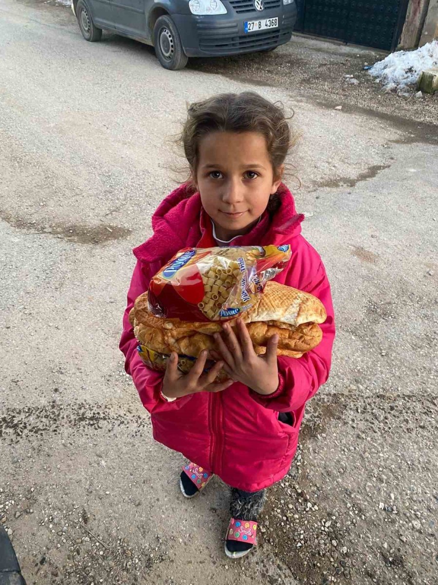 Adıyaman’daki Bir Fabrika, Depremzedeler İçin Yardım Merkezine Dönüştürüldü