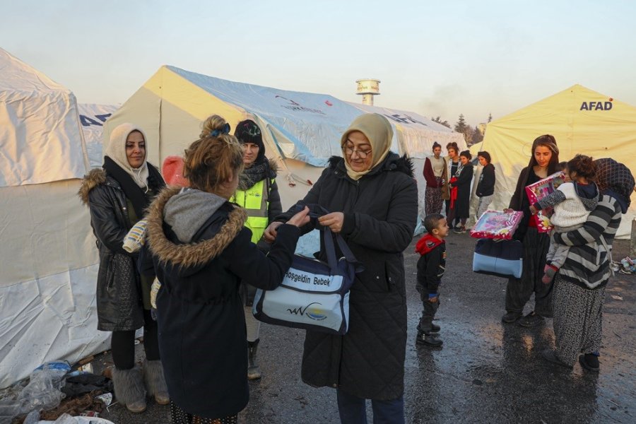 Van, Malatya’nın Yaralarını Sarmak İçin Çalışıyor