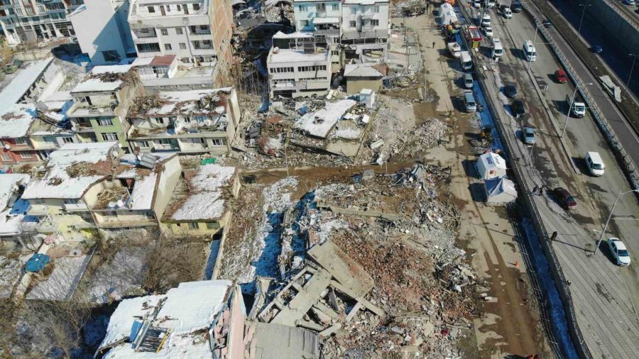 Malatya’da Enkaz Kaldırma Çalışmaları Havadan Görüntülendi