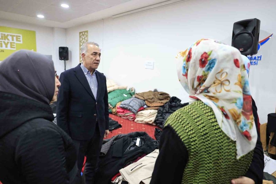 Sultangazi Belediyesi’nden İlçeye Gelen Depremzedelere Destek