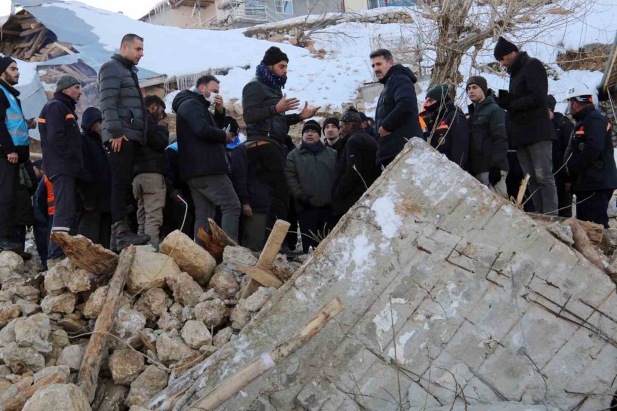 Vali Gündüzöz, Nurhak İlçesinde İncelemelerde Bulundu