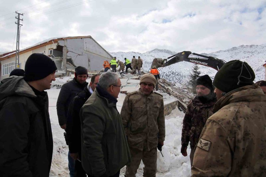 Vali Gündüzöz, Nurhak İlçesinde İncelemelerde Bulundu