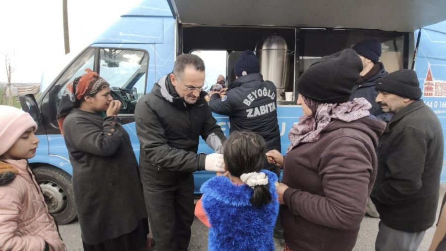 Beyoğlu Belediyesi Depremzedeler İçin Tüm İmkanlarını Seferber Etti