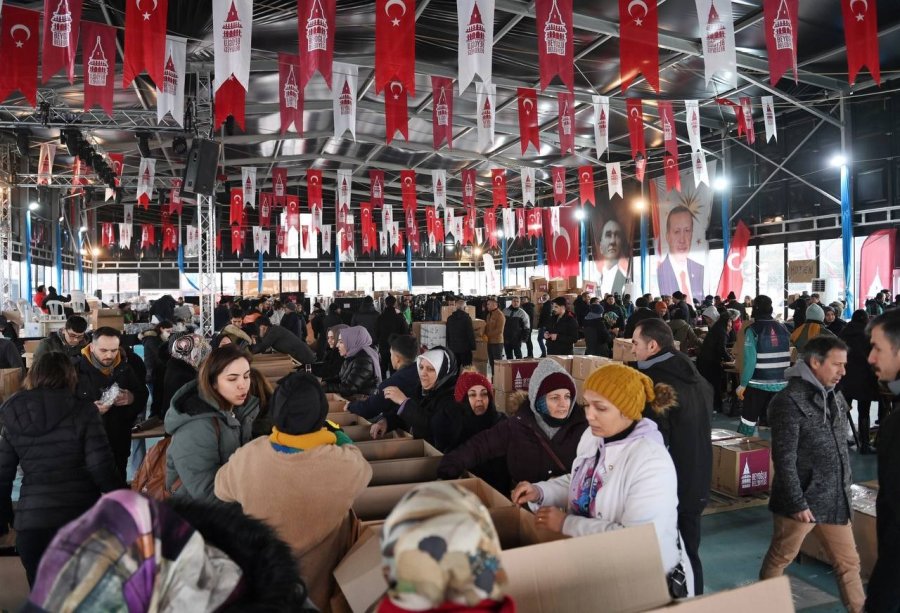 Beyoğlu Belediyesi Depremzedeler İçin Tüm İmkanlarını Seferber Etti