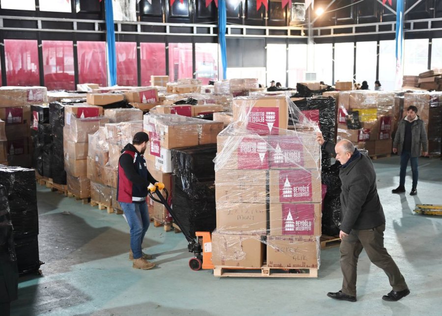 Beyoğlu Belediyesi Depremzedeler İçin Tüm İmkanlarını Seferber Etti