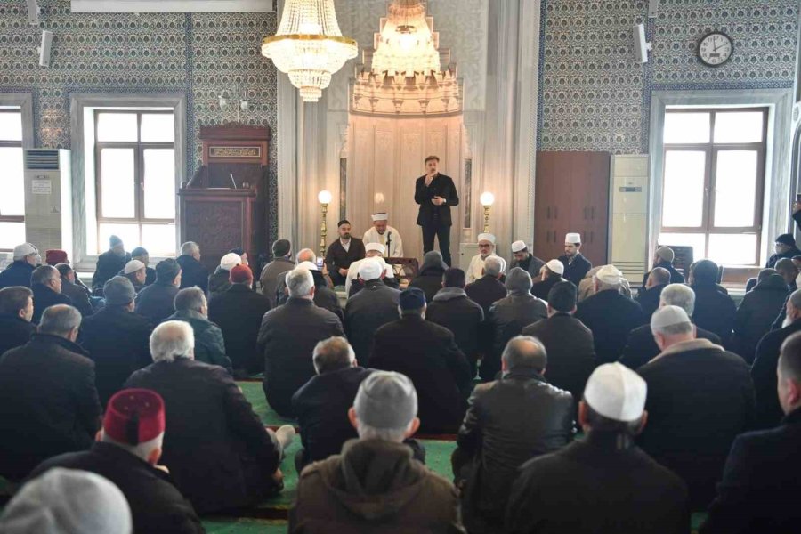 Bahçelievler’de Depremde Hayatlarını Kaybedenler İçin Mevlid-i Şerif Programı Düzenledi