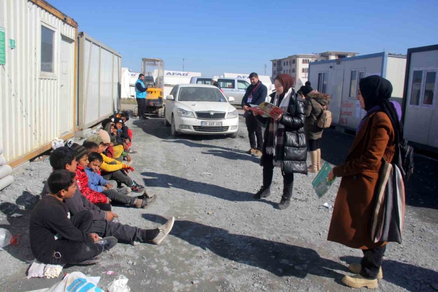 Deprem Bölgesindeki Çocuklara Psikolojik Destek