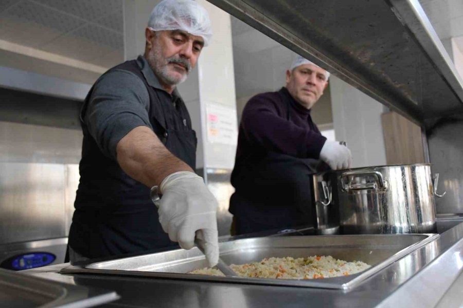 Depremzedeler İçin Otel Konforunda Konaklama