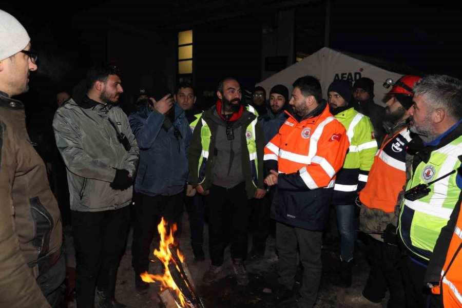 Başkan Öztekin Deprem Bölgesinde