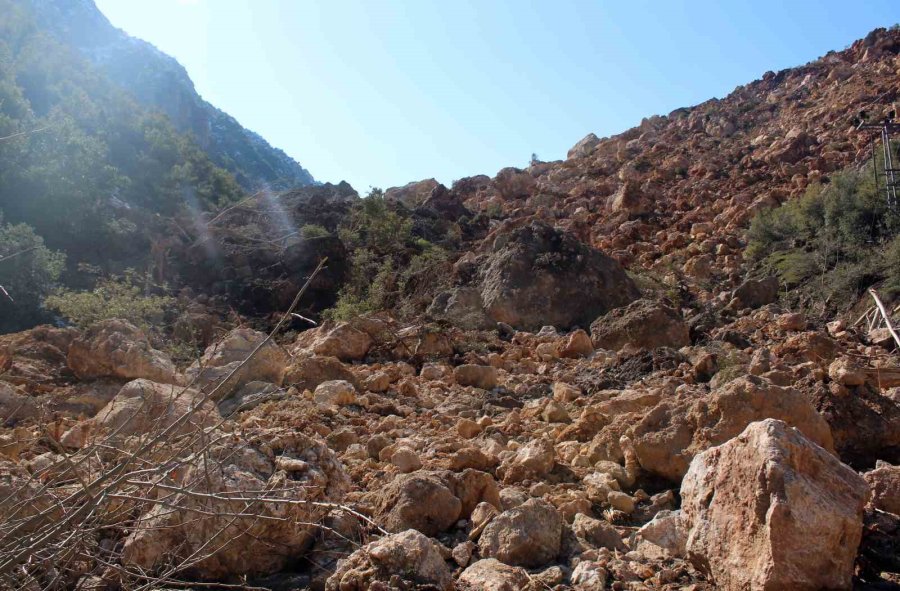 2 Büyük Deprem 2 Dağı Birleştirdi