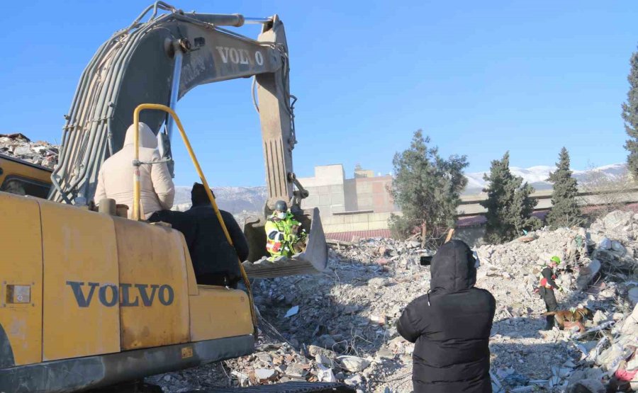 Kahraman Köpekler: Asko Ve Pia, 5 Günde 10 Kişiye Ulaştı